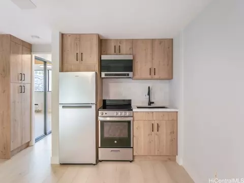 2860 Waialae Ave #316, Honolulu, HI 96826