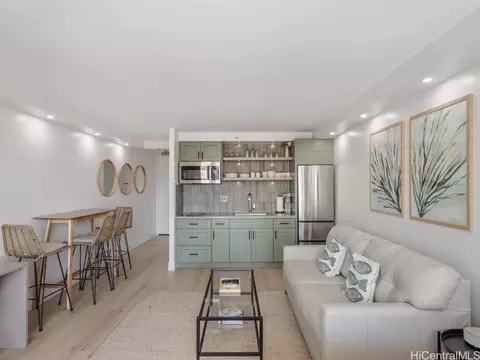 364 Seaside Ave #910, Honolulu, HI 96815