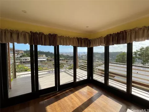 2757 Pacific Heights Rd, Honolulu, HI 96813