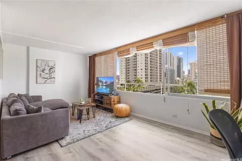 435 Seaside Ave #906, Honolulu, HI 96815