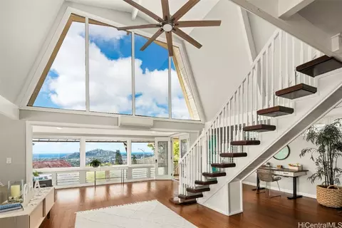 1727 Kumakani Loop, Honolulu, HI 96821