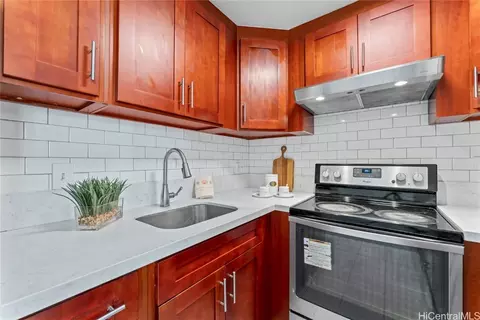801 Ala Nioi Pl #701, Honolulu, HI 96818