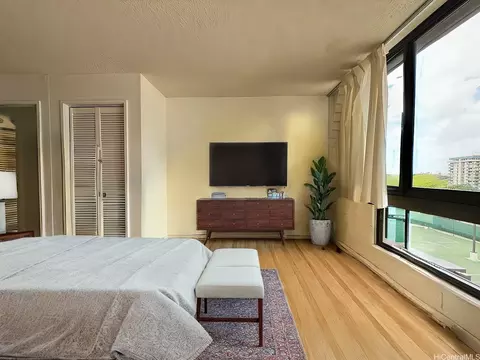 300 Wai Nani Way #907, Honolulu, HI 96815