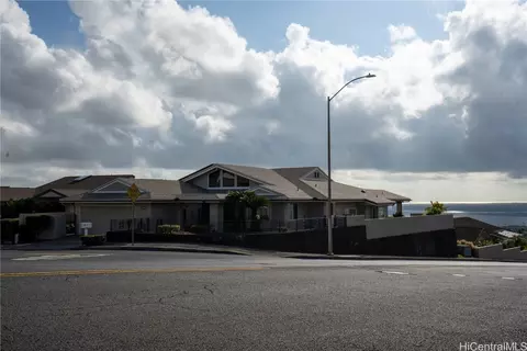 98-704 Keikialii St, Aiea, HI 96701