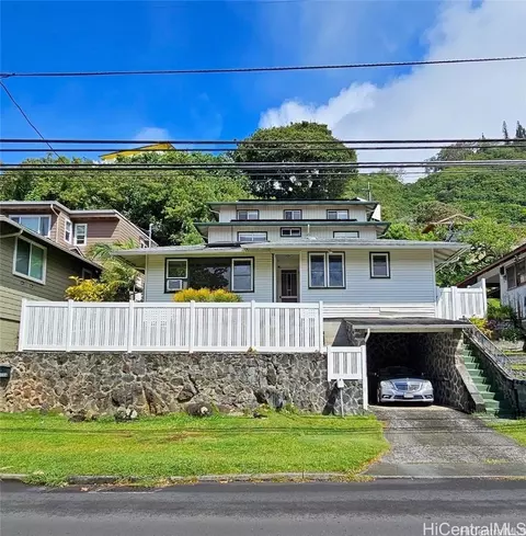 2826 Manoa Rd, Honolulu, HI 96822