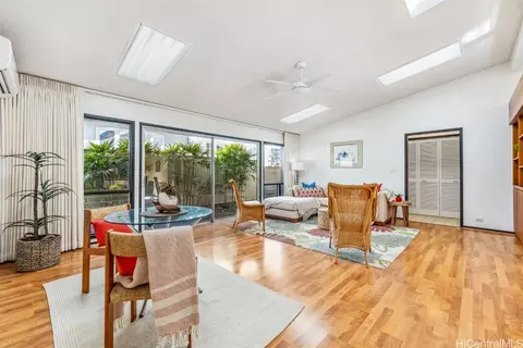 856 18th Ave, Honolulu, HI 96816