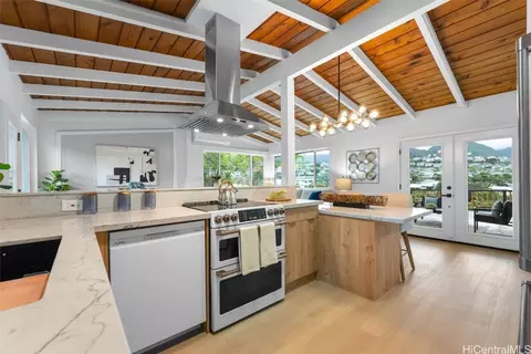 1375 Kupau St, Kailua, HI 96734