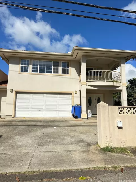 2304 Metcalf St #B, Honolulu, HI 96822