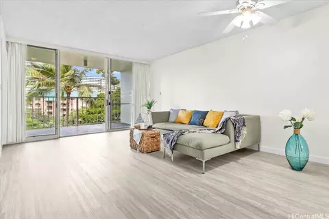 5400 Likini St #301, Honolulu, HI 96818