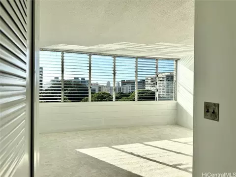 1550 Wilder Ave #A810, Honolulu, HI 96822