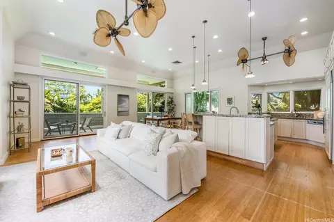 120 Kuine Pl, Honolulu, HI 96816