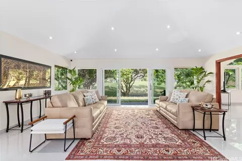 7776 Kalohelani Pl, Honolulu, HI 96825