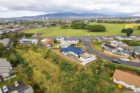 98-1613 Hoolauae St, Aiea, HI 96701