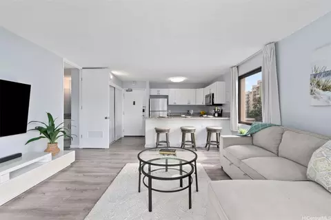 2140 Kuhio Ave #502, Honolulu, HI 96815
