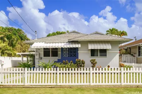 740 Kahoa Dr, Kailua, HI 96734