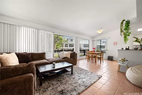 1629 Waikahalulu Ln #A212, Honolulu, HI 96817