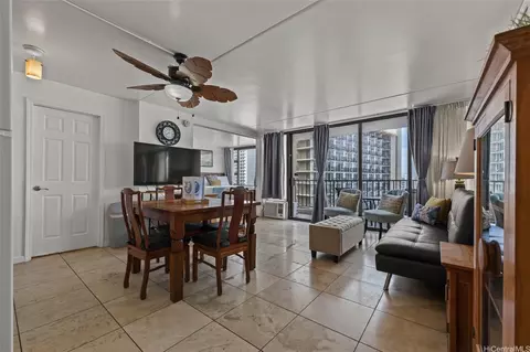 201 Ohua Ave #I-3204, Honolulu, HI 96815