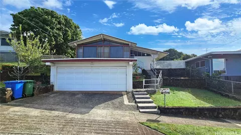 1343 Ainapua St, Honolulu, HI 96819