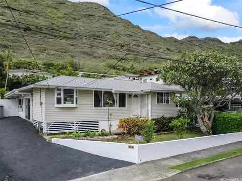 452 Kahinu St, Honolulu, HI 96821