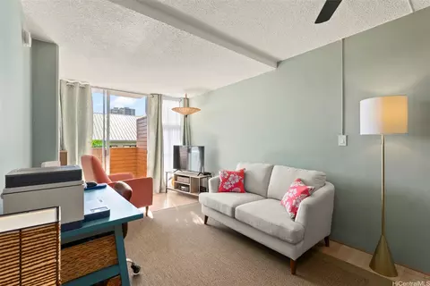 454 Namahana St #702, Honolulu, HI 96815