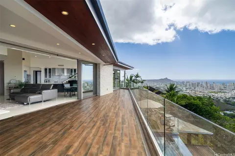 2809 Round Top Dr, Honolulu, HI 96822