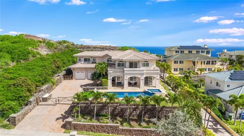 1327 Kamehame Dr, Honolulu, HI 96825