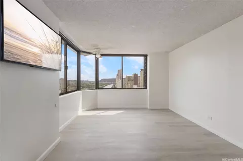 444 Niu St #2111, Honolulu, HI 96815