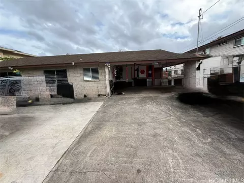 1211 Peterson Ln, Honolulu, HI 96817