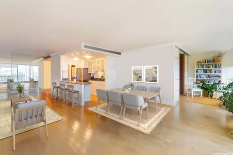 1010 Wilder Ave #704, Honolulu, HI 96822