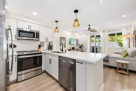 92-1530 Aliinui Dr #1802, Kapolei, HI 96707