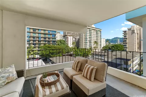 222 Kaiulani Ave #PH4, Honolulu, HI 96815