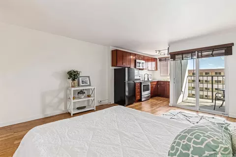 747 Amana St #1815, Honolulu, HI 96814