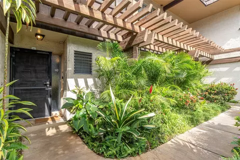 444 Lunalilo Home Rd #503, Honolulu, HI 96825