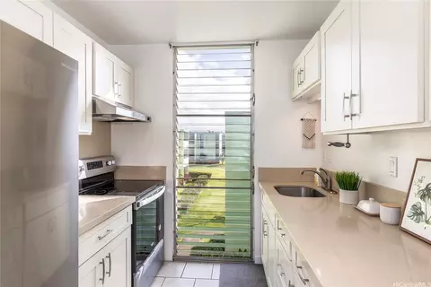 1045 Aheahe Ave #318, Wahiawa, HI 96786