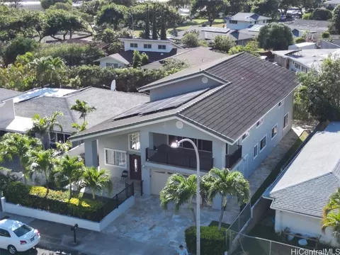 620 Hahaione St, Honolulu, HI 96825