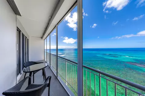 2969 Kalakaua Ave #1204, Honolulu, HI 96815