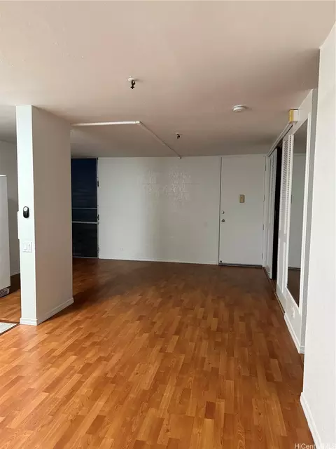 1226 Alexander St #605, Honolulu, HI 96826