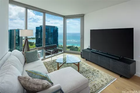 1001 Queen St #3704, Honolulu, HI 96814