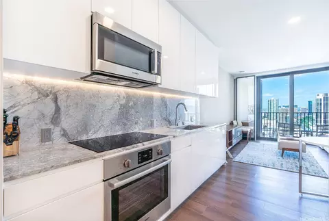 987 Queen St #2409, Honolulu, HI 96814