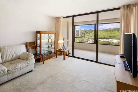 1717 Mott Smith Dr #2202, Honolulu, HI 96822