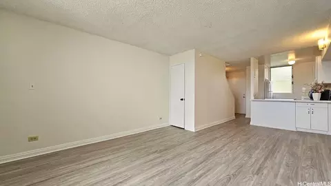46-270 Kahuhipa St #A610, Kaneohe, HI 96744