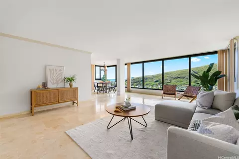 250 Kawaihae St #19C, Honolulu, HI 96825