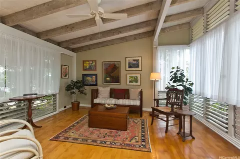 7251 Mokuone St, Honolulu, HI 96825