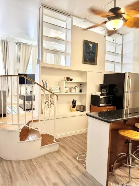 445 Kaiolu St #106, Honolulu, HI 96815