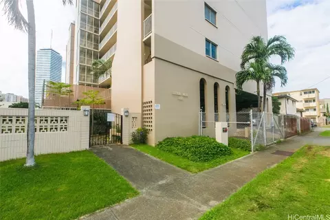 1717 Citron St #702, Honolulu, HI 96826