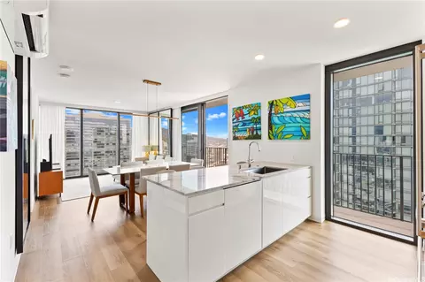 987 Queen St #3514, Honolulu, HI 96814