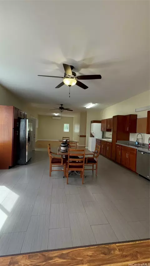 94-1088 Farrington Hwy Apt Farrington Hwy # 1, Waipahu, HI 96797