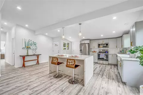 565 Papalani St, Kailua, HI 96734