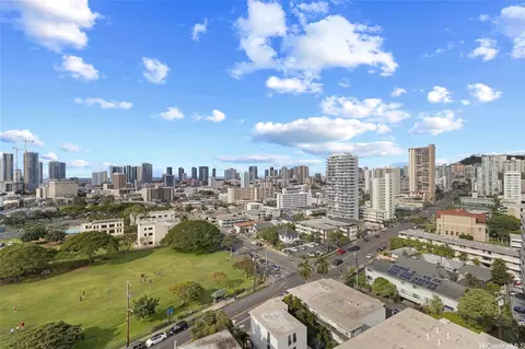 1617 Keeaumoku St #1405, Honolulu, HI 96822