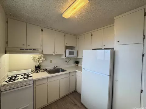 2024 Waiola St #102, Honolulu, HI 96826
